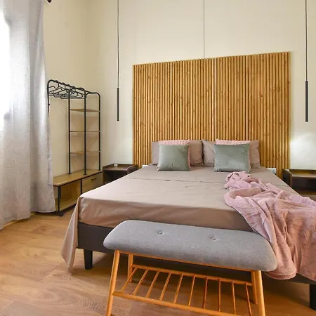 Awesome In Trappeto With Kitchen Apartment
